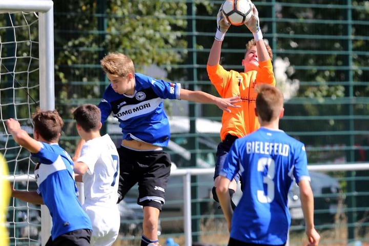 Die jungen DSC-Kicker müssen in Zukunft ohne ihren Cheftrainer zurechtkommen.