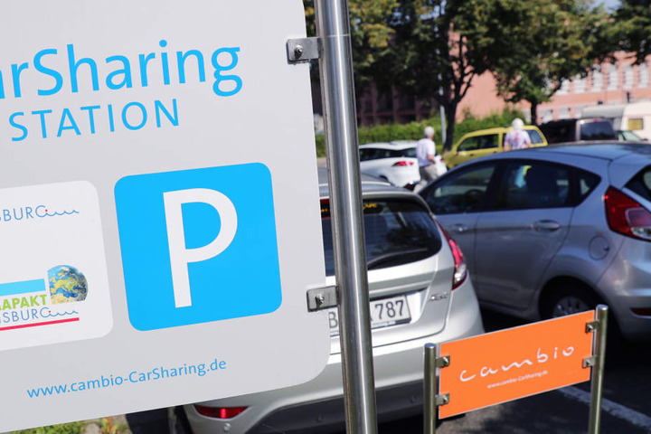 Die NRW-Regierung möchte mehr Parkplatzmöglichkeiten für Carsharing ausweisen (Symbolbild).