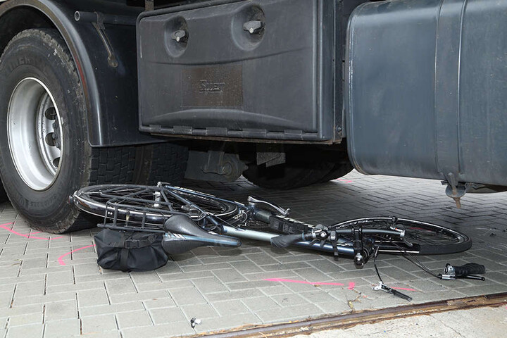 Der Fahrradfahrer musste ins Krankenhaus.