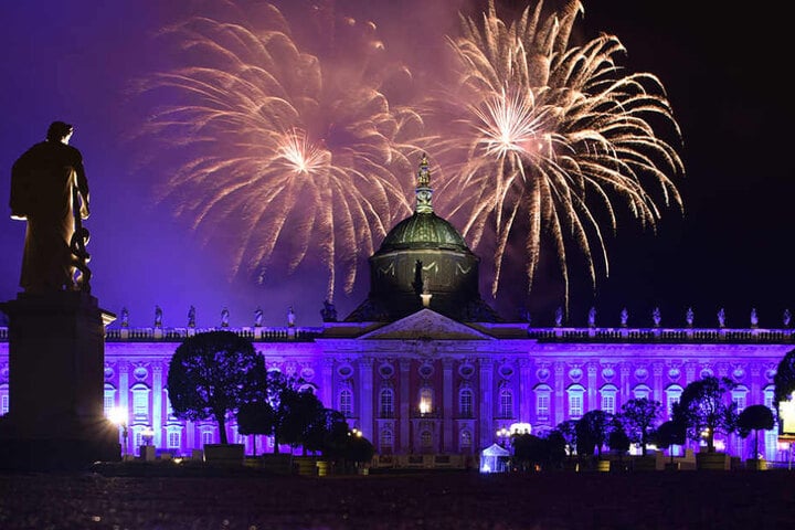 Nach den Aufführungen wird, wie in jedem Jahr, ein imposantes Feuerwerk im Park Sanssouci stattfinden. (Symbolbild)
