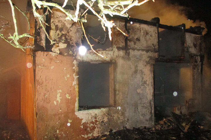 Das Feuer hinterließ deutliche Spuren in der Kleingartensiedlung.