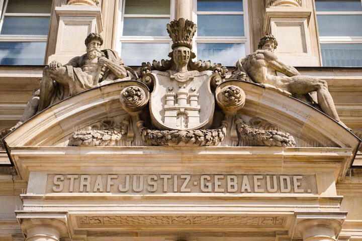 Das Prozess wird vor dem Hamburger Landgericht geführt.