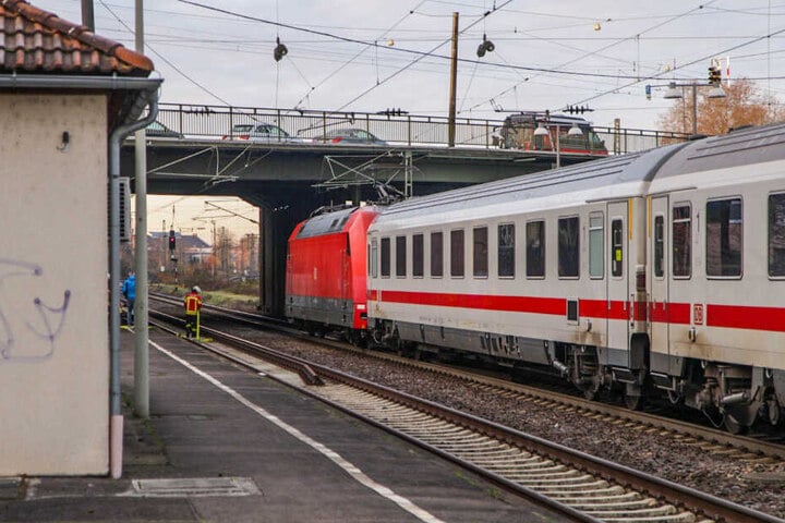 Der Bahnsteig am Bahnhof Karlsruhe-Durlach.