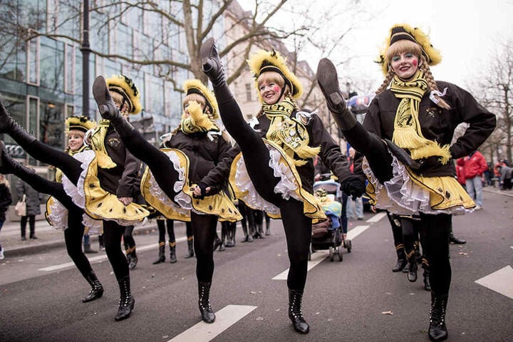 Tänzerinnen des Berliner Carneval-Vereins (BCV) sorgten im letzten Jahr für Stimmung beim Berliner Karnevalszug