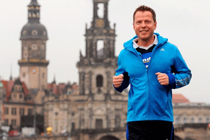 Ob es regnet oder die Sonne scheint - Radiomoderator André Hardt (49) hat ein Jahr für den Ironman trainiert.