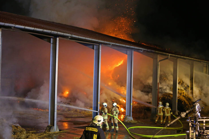 Die Feuerwehren Meerane, Schönberg, Pfaffroda sowie Ponitz waren im Löscheinsatz.