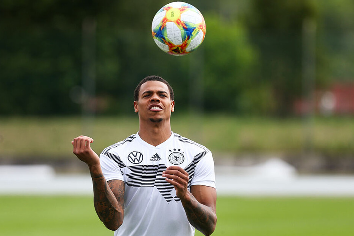 U21-Nationalstürmer Lukas Nmecha wurde von Manchester City ausgeliehen und soll Druck auf Stammstürmer Wout Weghorst ausüben.