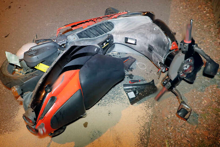Der Mopedfahrer wurde schwer verletzt.