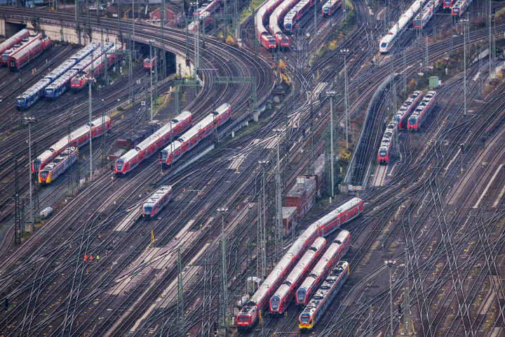 Der Zug stand auf einer Abstellanlage des Frankfurter Hauptbahnhofs. (Symbolbild)