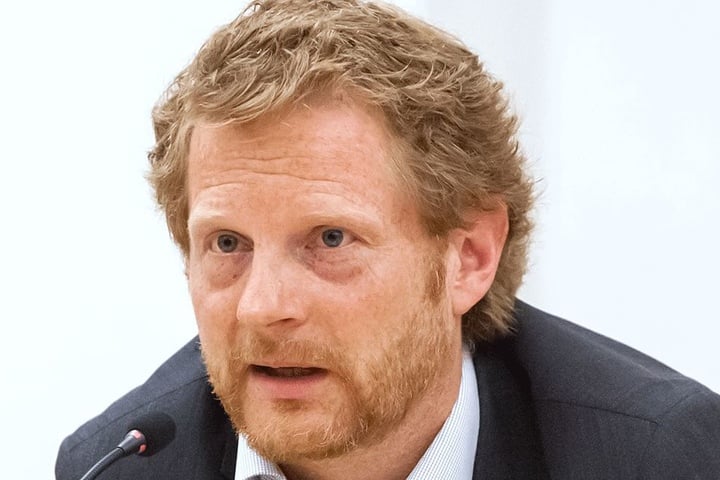 Baubürgermeister Michael Stötzer (45, Grüne) weiß nur, dass die Sanierung teurer wird. Um wie viele Euro, weiß er nicht.