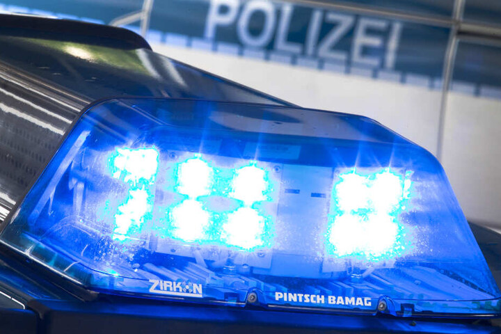 Die Polizei sucht nach einer vermissten 13-Jährigen. (Symbolbild)