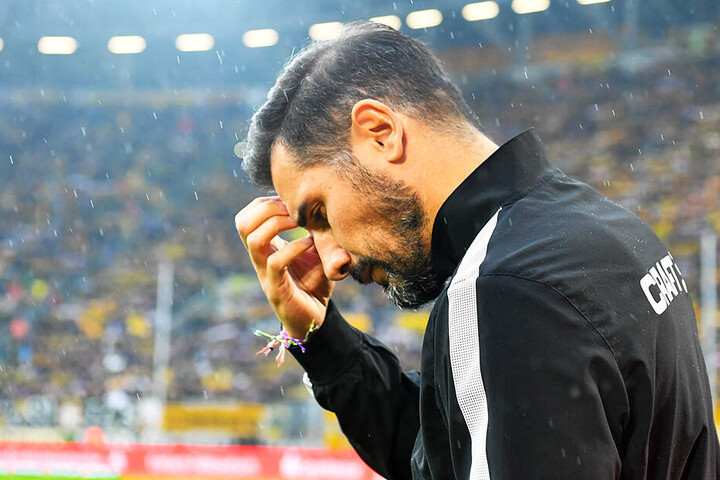 Dritte Pleite am Stück, seine Mannschaft wieder ganz schwach - Dynamos Trainer Christian Fiel hat allen Grund, nachdenklich zu sein. Bleiben die Erfolge weiter aus, könnte es für "Fielo" schnell ungemütlich werden...