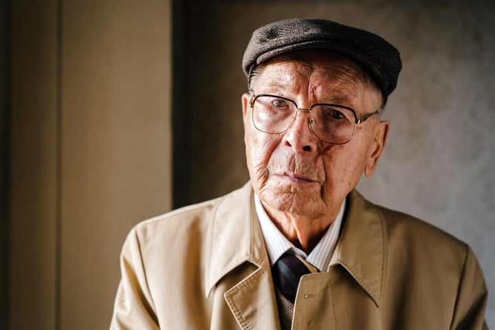 Der frühere Richter Gerd Böhnke (Otto Mellies, 88) verhängte in der DDR die Todesstrafe.