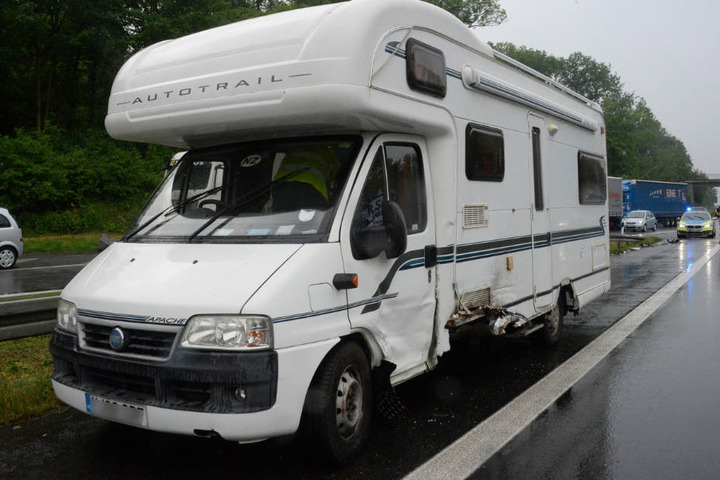 Auch ein Wohnmobil wurde in Mitleidenschaft gezogen.