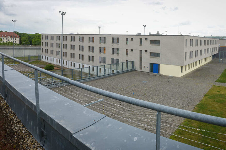 Wer im Knast ist, will schnell wieder raus. Gute Führung und mangelnde Fluchtgefahr können sogenannte Lockerungen mit sich bringen.