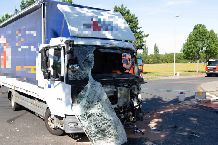 Der Kleintransporter wurde zerstört.
