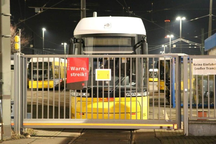 Bis zwölf Uhr geht gar nix bei der BVG!