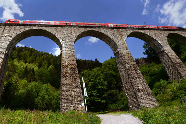 Die Ravennabrücke nahe Breitnau (Kreis Breisgau-Hochschwarzwald) ist Teil der Höllentalbahn.