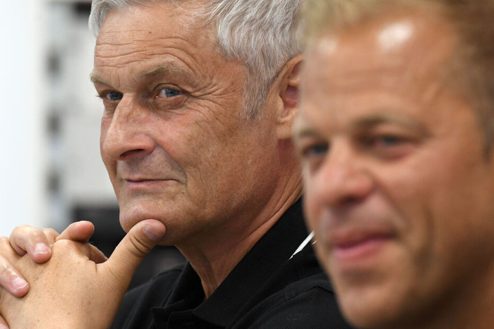 Kölns Sportchef Armin Veh (links).