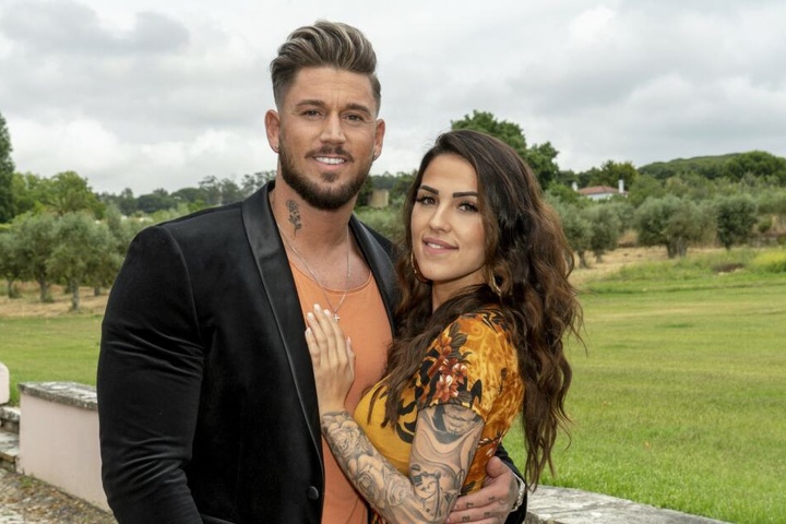 Lernten sich bei "Love Island" kennen, trennten sich, sind wieder zusammen und jetzt auch Eltern: Mike Heiter und Elena Miras.