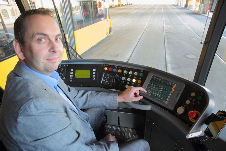 Die Straßenbahnen werden mit neuen Bordcomputern ausgestattet.