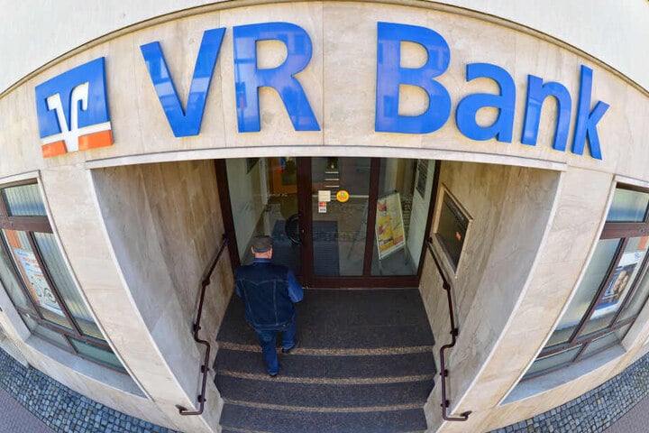 Betroffen war die Volksbank am Eilenburger Markt. (Symbolbild)