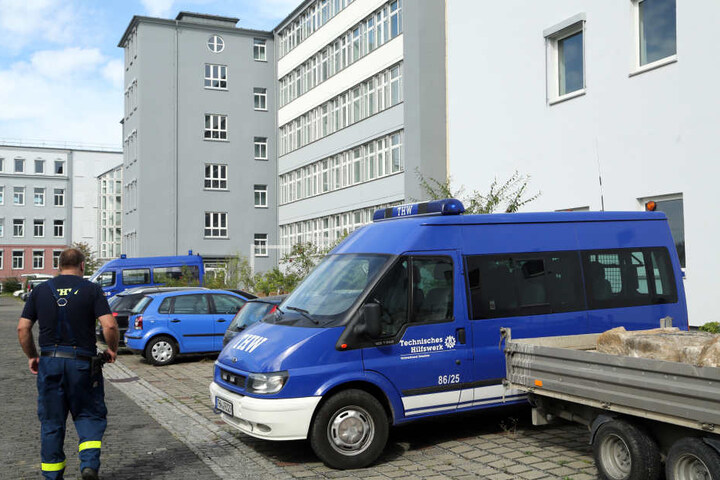 Das ehemalige Technische Rathaus an der Hamburger Straße in Dresden. Die EAE ist eine der wenigen, die dauerhaft ausgebaut wird (1600 Plätze). Momentan leben hier 338 Menschen.