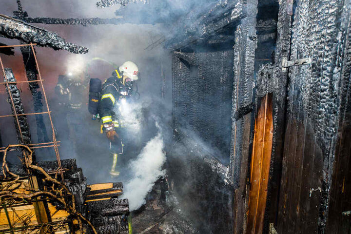 Im Innern der einen Laube stand ein holzbetriebener Ofen.