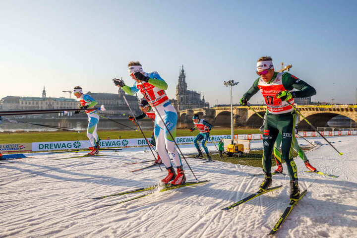 Damit die Athleten in Dresden starten können, wird jede Menge künstlicher Schnee benötigt.
