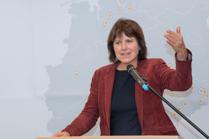 Chefin des Aufsichtsrates der Wasserwerke Zwickau: Oberbürgermeisterin Pia Findeiß (61, SPD). Das Unternehmen investiert in 2018 insgesamt 20 Millionen Euro.