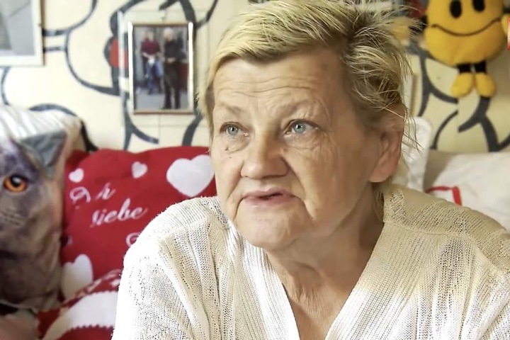 Karin Ritter ist verzweifelt. Ihre Söhne Christopher und Norman sind wegen verschiedener Straftaten verurteilt worden. Nun muss sie mit ihren gewalttätigen Kindern weiter ungewollt unter einem Dach wohnen.