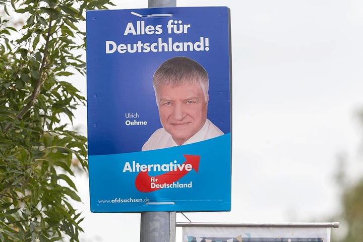 Dieses Plakat erhitzt die Gemüter.