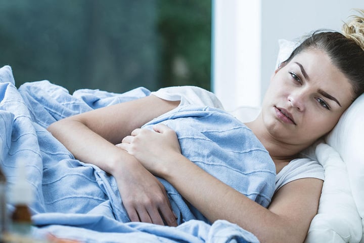 Wen die gefährliche Virus-Erkrankung erwischt, dem geht es richtig schlecht.