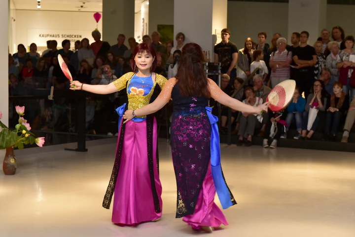 Der Verein der Vietnamesen in Chemnitz zeigte traditionelle Tänze im smac.