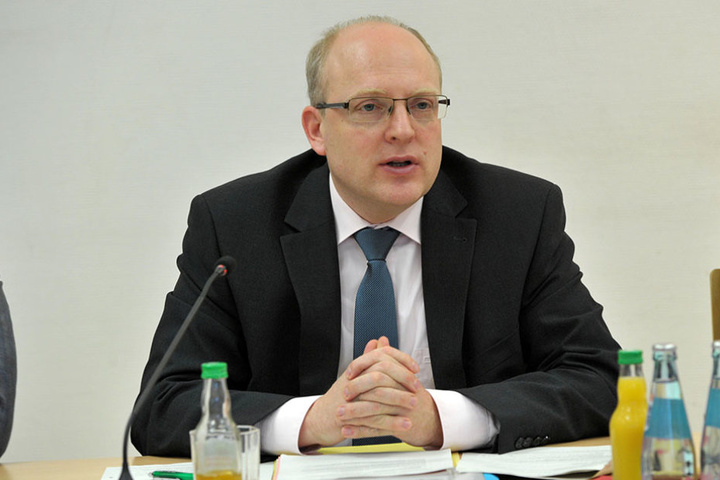 Kämmerer Sven Schulze (44, SPD) wacht mit Argusaugen über die Finanzen.