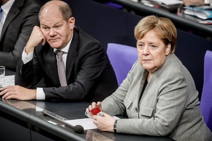 Angela Merkel muss die männerdominierte CDU auf Kurs halten.