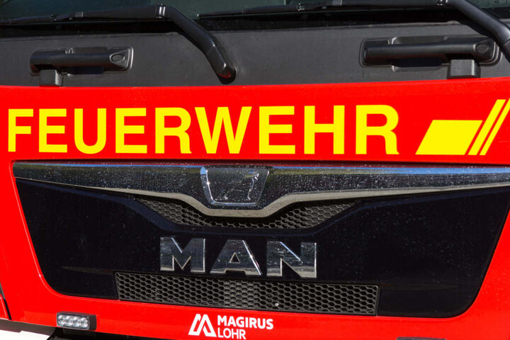 In der Wohnung fanden die Feuerwehrleute die Leiche einer Frau (Symbolbild).