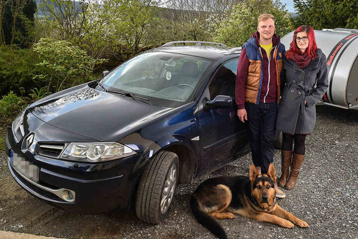 Schäferhund Henry, Steve I. (25) und Freundin Claudi
N. (28) stellten einen Autoknacker.