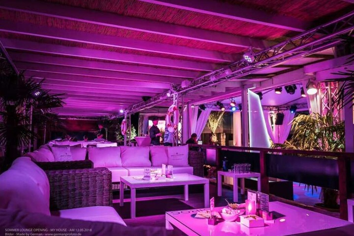 Der VIP-Bereich der Sommerlounge im Club MyHouse.