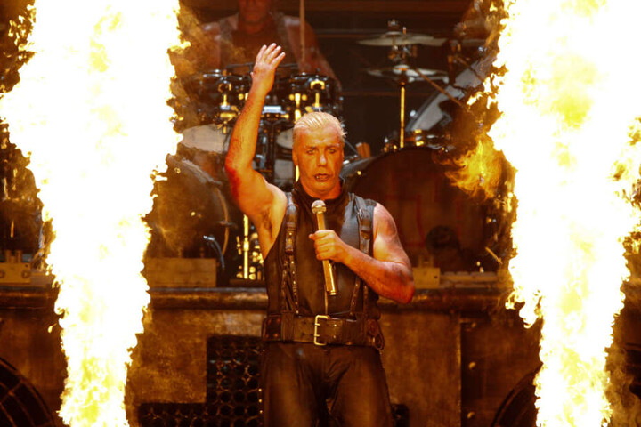 Die Band Rammstein erregte mit ihrem neuen Video viel Aufsehen. Hier im Bild: Frontmann Till Lindemann.