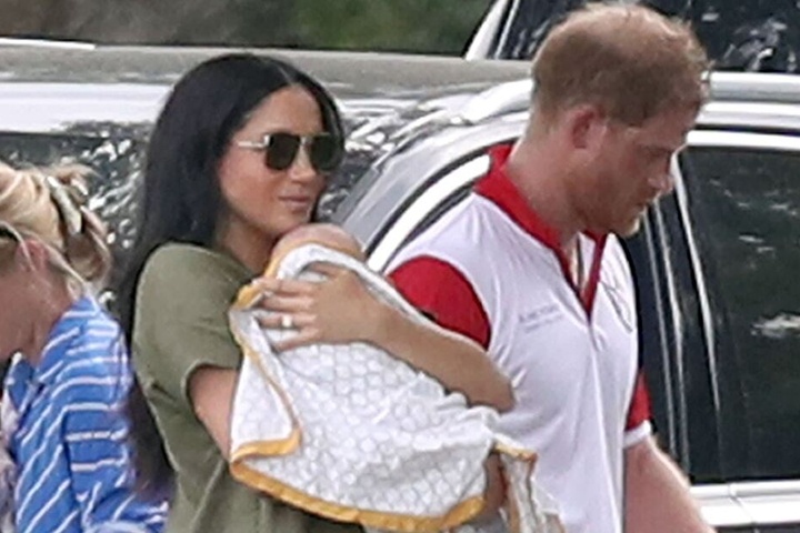 Die kleine Familie bei der Royal Charity Polo Trophy. (Archivbild)