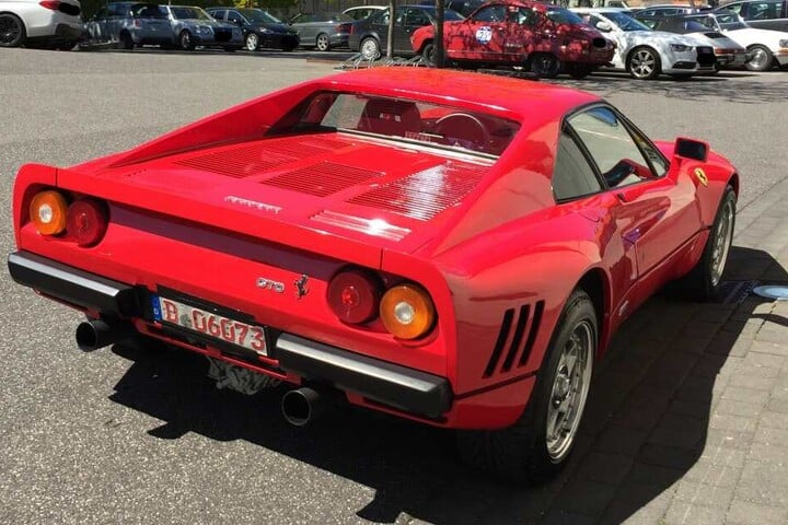 Der Ferrari sollte für über zwei Millionen Euro verkauft werden.