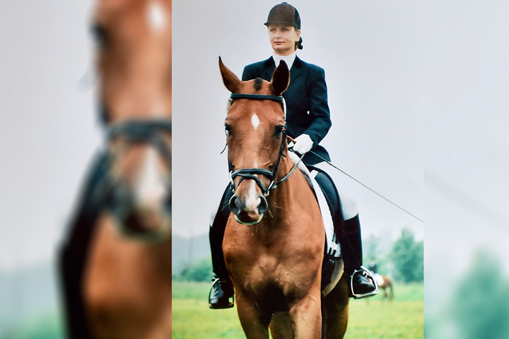 Nach dem
Ausbruch der
Zapfen-Stäbchen-Dystrophie
begann
Carola Engelmann
mit dem
Dressurreiten.