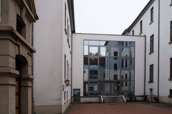 Der Prozess findet vor dem Landgericht Aurich statt.