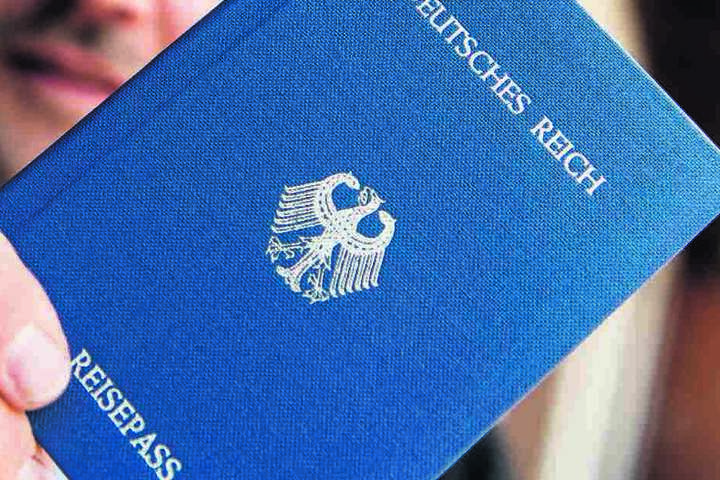Reichsbürger erkennen die BRD und ihre Institutionen nicht an. Behördenmitarbeitern machen sie oft das Leben schwer.