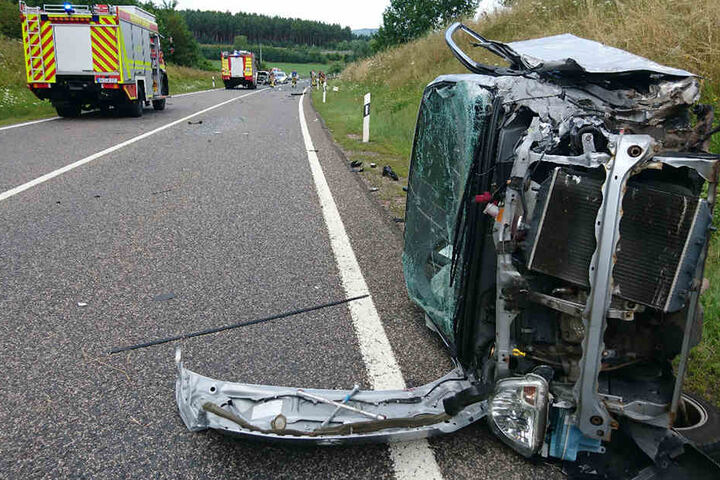 Der Daihatsu schleuderte auf die Seite.