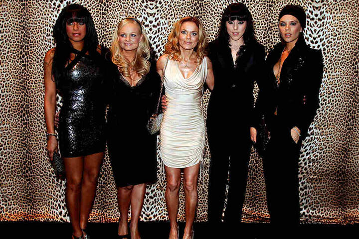 Die Spice Girls 2008 vor der Show des italienischen Modedesigners Roberto Cavalli in Italien. v.li.: Melanie Brown (Scary Spice, Mel B), Emma Burton (Baby Spice), Geri Halliwell (Ginger Spice), Melanie Chisholm (Sporty Spice, Mel C) und Victoria Beckham (