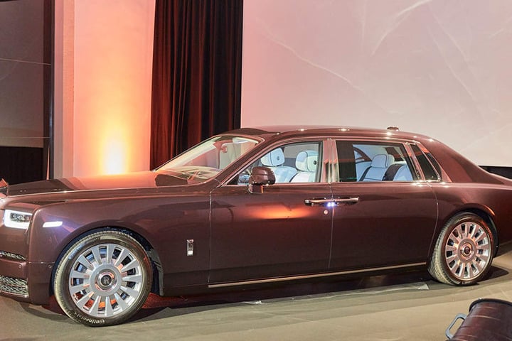 Dieser Luxus-„Panzer“ kostet mehr als manches Haus: Ein Rolls Royce Phantom ist für Normalverdiener
eher was zum Bestaunen.