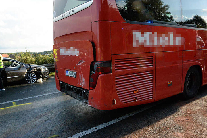 Auch ein Reisebus war verwickelt.