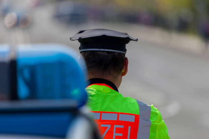Die Polizei in Düsseldorf bittet um Zeugenhinweise.